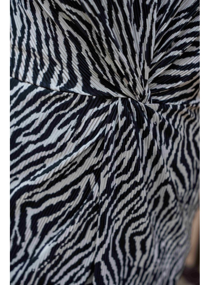 Vestido midi animal print blanco y negro