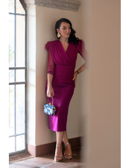 Vestido de fiesta midi buganvilla con plumas en los hombros
