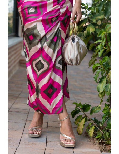 Vestido midi estampado en tonos rosas y verdes