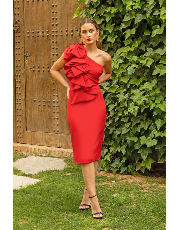 Vestido de cóctel rojo con escote y volante asimétrico