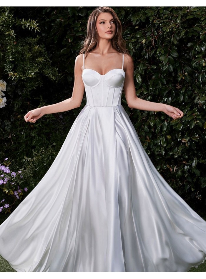 Vestido de novia palabra de honor con corpiño y tirantes