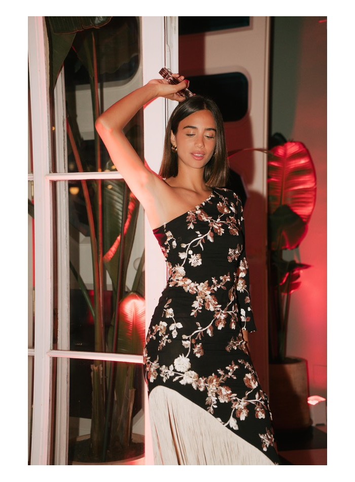 Robe de soirée midi avec une manche et un...