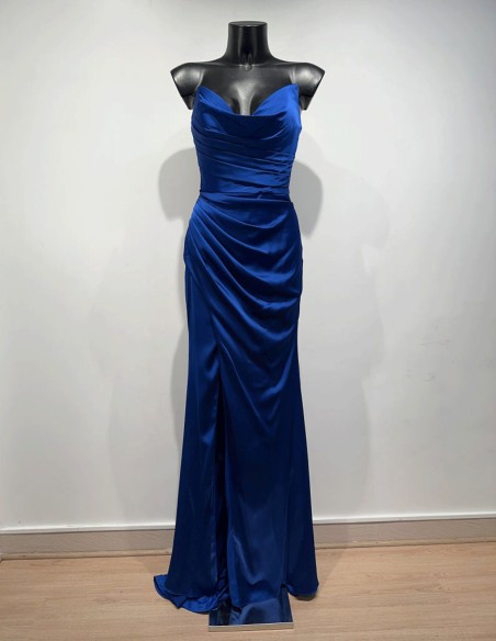 vestido de fiesta de satén palabra de honor con cuerpo drapeado y abertura frontal