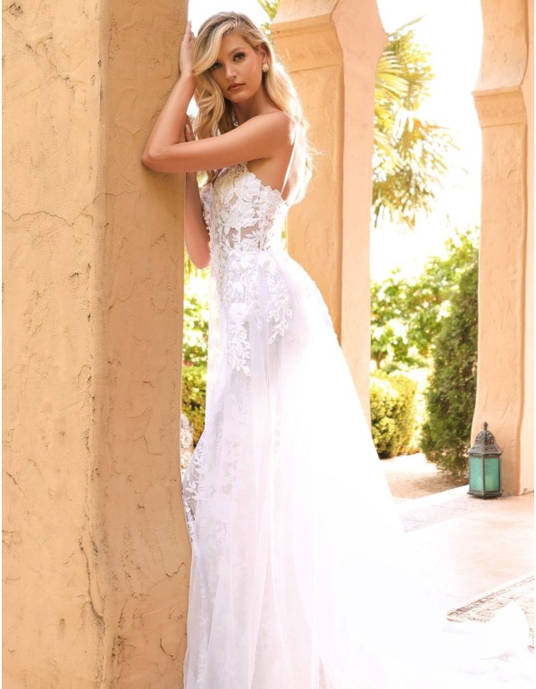 Vestido de novia de tirantes con encaje y sobrefalda 2